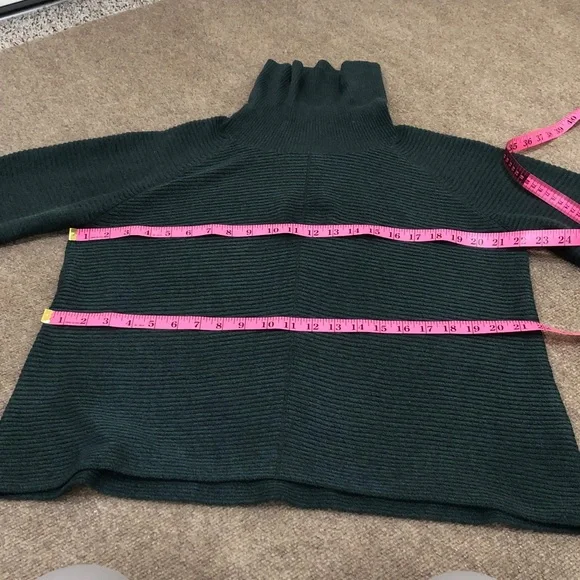 SOLD Kuhl Solace Sweater Size Large Dark Green Ribbed Turtleneck Pullover - Picture 10 of 14